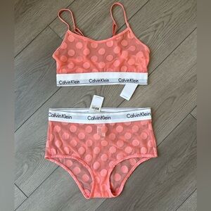 CALVIN KLEIN BRALETTE SET